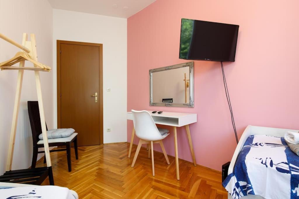Z Apartment *